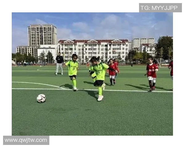 绿茵场上巨星稳健停球展现非凡控球艺术魅力